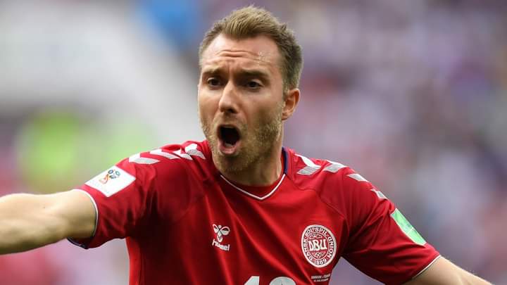 Bbb21Gui's tweet photo. FORÇA, ERIKSEN! A UEFA decidiu suspender a partida entre Finlândia e Dinamarca para atendimento de emergência do jogador. Esperamos que fique tudo bem. #brasiloramosporele
#elevaificarbem #deusdemilagres #Eriksen 
@SporTV @ChrisEriksen8 https://t.co/ClAjAx9NCY