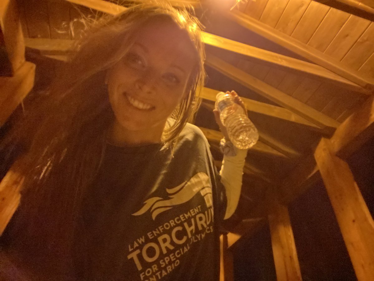 santessa87's tweet photo. When you’re overly happy about a water break. 2 hour jog last night @SOOntario @TorontoPolice #VirtualTorchRun #SupportForACause 💙🙂💚🏃‍♀️👟 https://t.co/oya7pncIjD
