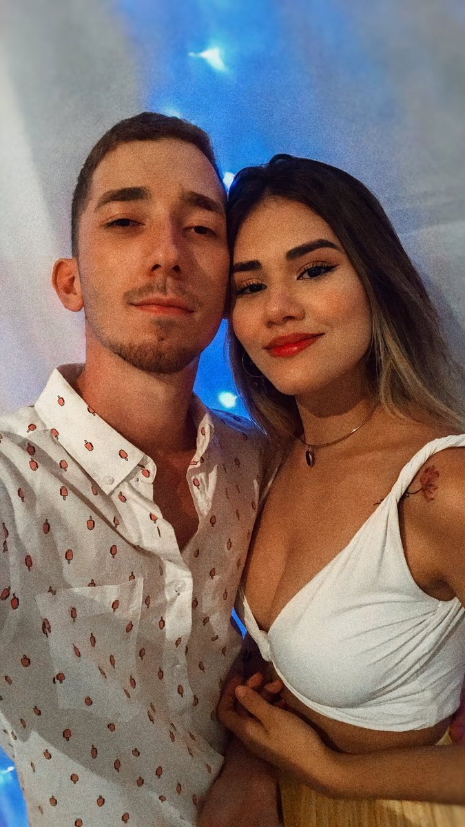 PierreBoeno's tweet photo. PRIMEIRO DIA DOS NAMORADOS DE MUITOS AO SEU LADO

Fizemos uma história bonita em 9 anos de amizade, agora estamos escrevendo a nossa de amor.
9 anos de amizade e 8 meses de namoro.

TE AMO ❤️❤️❤️ https://t.co/Pcn9R1Ja2c