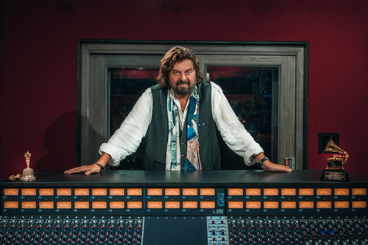alanparsons's tweet photo. "I have been awarded an OBE at the Queen’s Birthday Honours. I am hugely chuffed and very grateful. It’s tremendously satisfying to be listed among others who have also received The Queen’s Honours in the arts. OBE stands for "Officer of the Order of the British Empire."

- Alan https://t.co/MrCjzORWJj