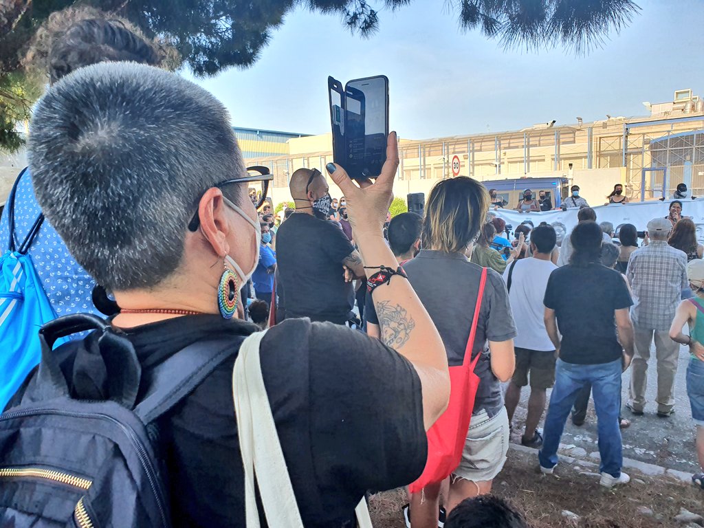 evabaror's tweet photo. La actual és discriminatòria, racista, vulnera #ddhh i contradiu el dret internacional. Hi ha altres opcions. La privació de llibertat, la opacitat, la crueltat, la discriminació i el racisme MAI són la via a res. https://t.co/YOaaxKxIME
