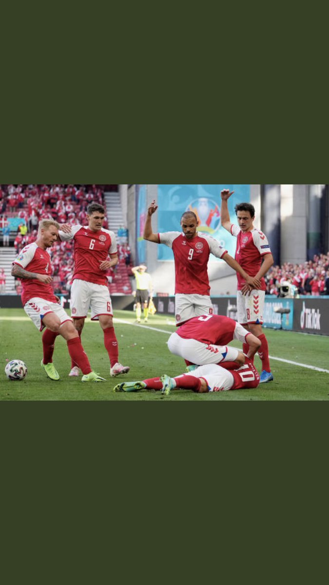 Pray for  #ChristianEriksen
