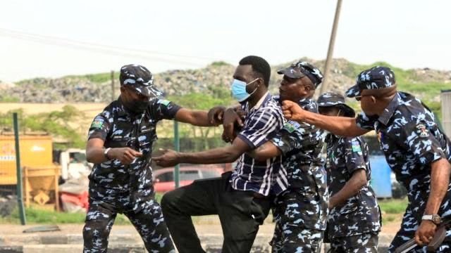 ConcernedNIG's tweet image. From all of us at Concerned Nigerians, we say a big thank you to those who came out today to protest. 

We defied tyranny and dared the monsters to be on the streets today.

May we in our lifetime, witness the Nigeria of our collective dreams. #June12thProtest 
ALUTA CONTINUA✊✊