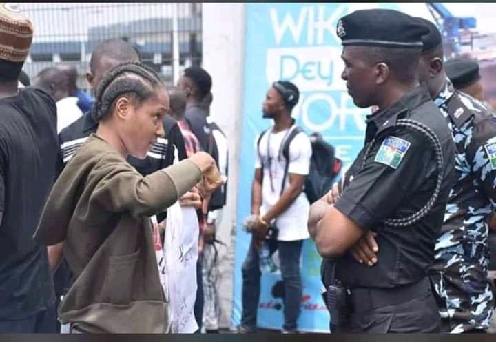 ConcernedNIG's tweet image. From all of us at Concerned Nigerians, we say a big thank you to those who came out today to protest. 

We defied tyranny and dared the monsters to be on the streets today.

May we in our lifetime, witness the Nigeria of our collective dreams. #June12thProtest 
ALUTA CONTINUA✊✊