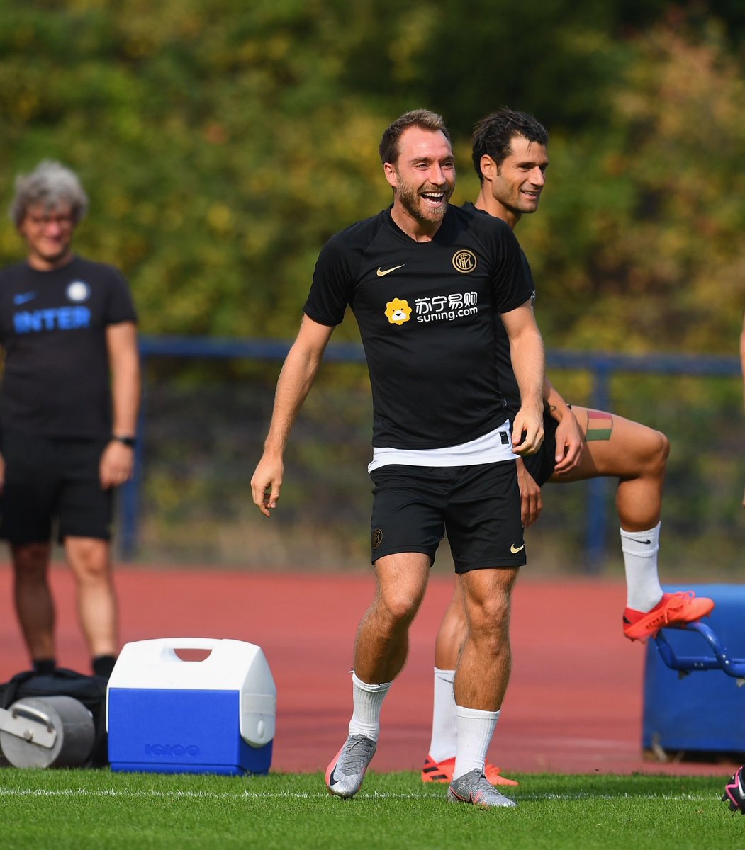 InterMilanFRA's tweet photo. Dieu merci tout va bien ! Rétablie toi bien champion @ChrisEriksen8, on se retrouve la saison prochaine 😉 https://t.co/hTeOtl671r