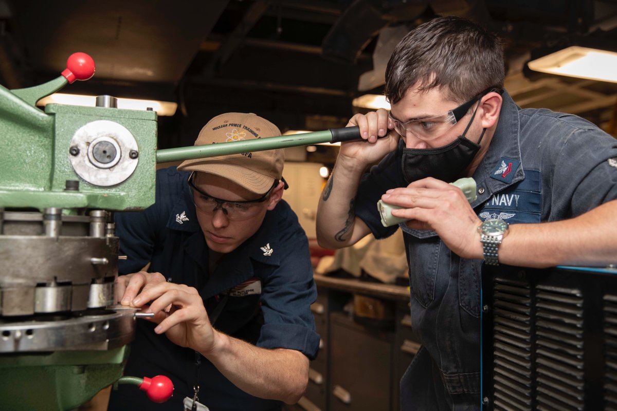 Sailors aboard #ussgw are working together day and night to #BuildtheShip as we near the end of RCOH. U.S. Navy photo by MC2 Elizabeth Cohen