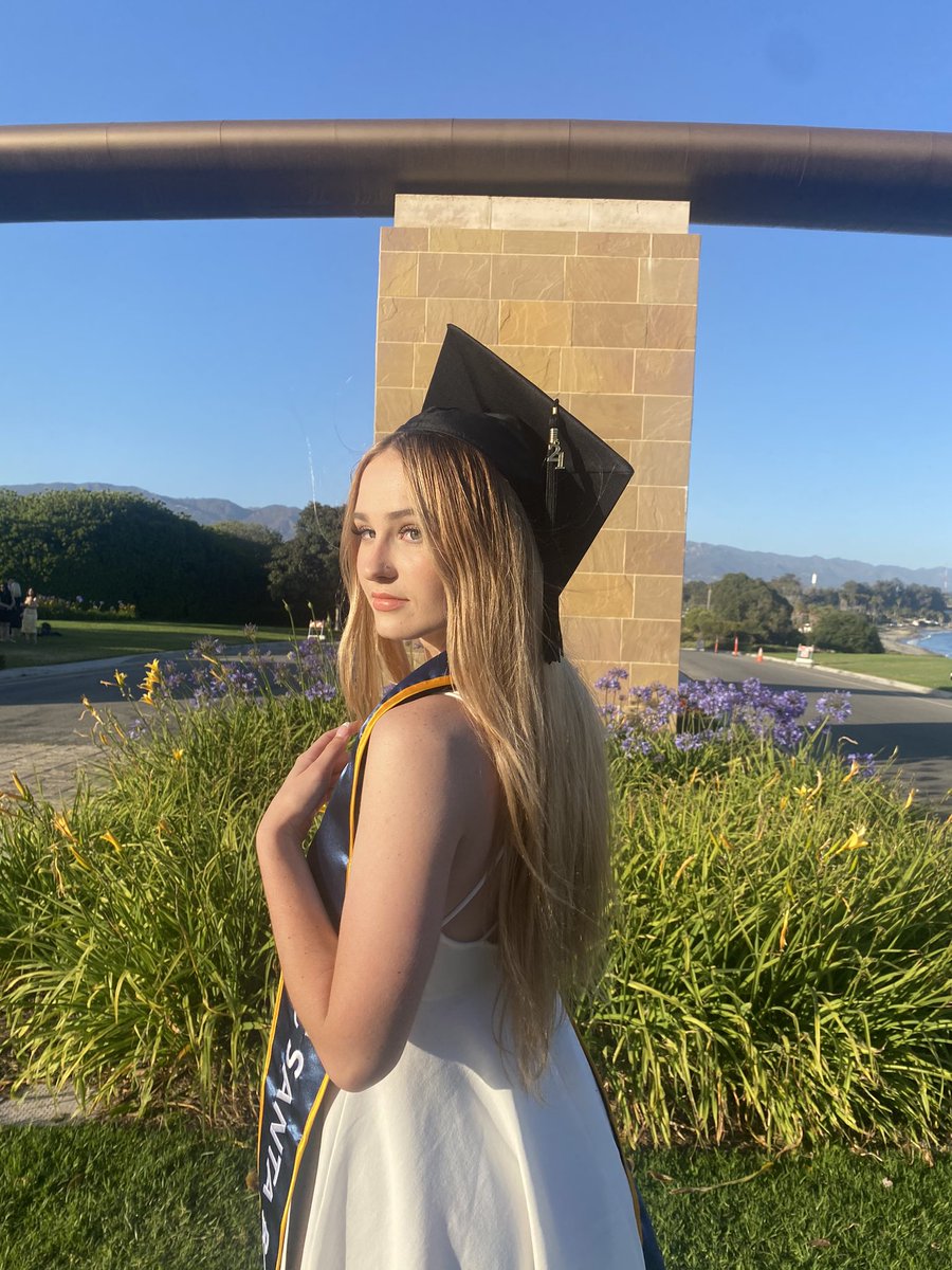 k8lynn_d's tweet photo. WARNING: bad bitch with a degree https://t.co/mDfnLwHeqi