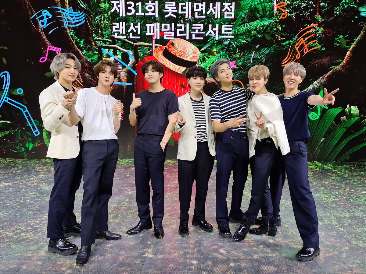 chstkvaa's tweet photo. #8YearsToInfinityWithBTS #8yearswithBTS #FESTA2021 #BTS 
Я не представляю, как бы сложилась моя жизнь без этих ребят 
Эти три года самые счастливые в моей жизни https://t.co/OtNraeq1Le