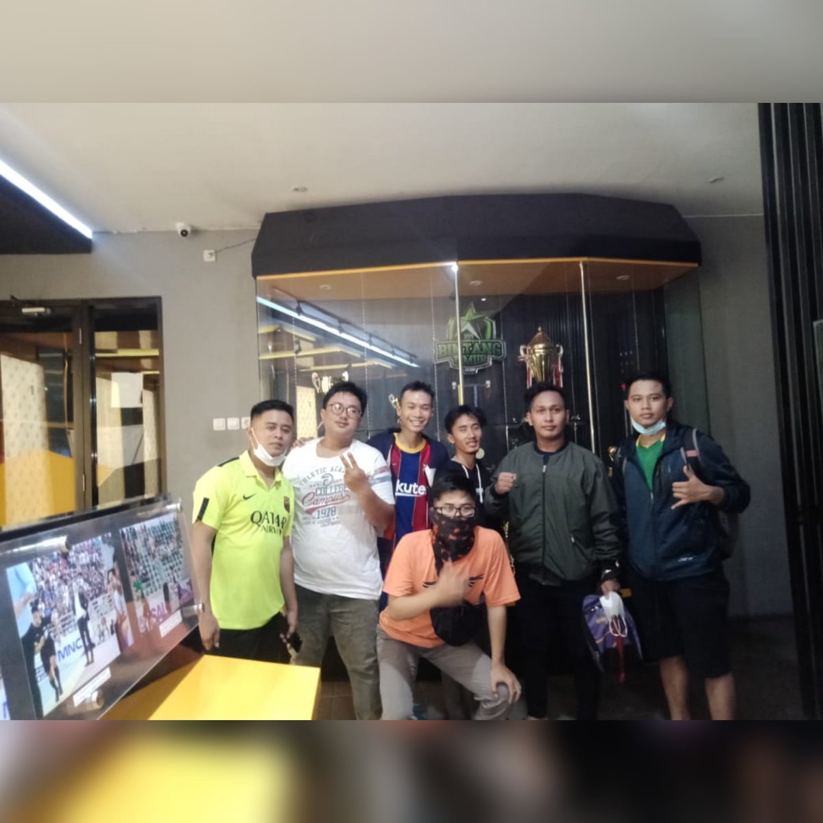 Terimakasih kepada teman-teman yang sudah meramaikan event Sparing/Fun Futsal kali ini.
.
.
Sampai bertemu di event selanjutnya. Kalian luar biasa.
.
.
#ibcs #indobarcasurabaya