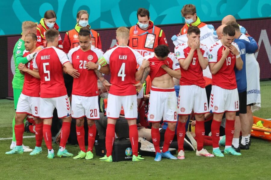 cabhijit's tweet photo. @ROGUEWEALTH Miracles do happen. Great work medics, referee & entire support staff #Eriksen is gonna come through, support to family, relatives, friends & team.
Excellent team spirit #Den
#Eriksen will recover.
#denvsfin
https://t.co/8fCTxWPpXz