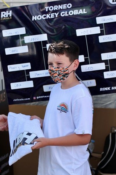 Rink Hockey Finals (@rhfinals) on Twitter photo Enhorabuena a Samu, campeón del primer torneo de <a href="/RHFinals/">Rink Hockey Finals</a> patrocinado por <a href="/hockeyglobal/">Hockey Global</a>
¡Mañana venid a las 12:14 al stand y participad en otro torneo! pic.x.com/AgpZt2riJd Enhorabuena a Samu, campeón del primer torneo de <a href="/RHFinals/">Rink Hockey Finals</a> patrocinado por <a href="/hockeyglobal/">Hockey Global</a>
¡Mañana venid a las 12:14 al stand y participad en otro torneo! pic.x.com/AgpZt2riJd