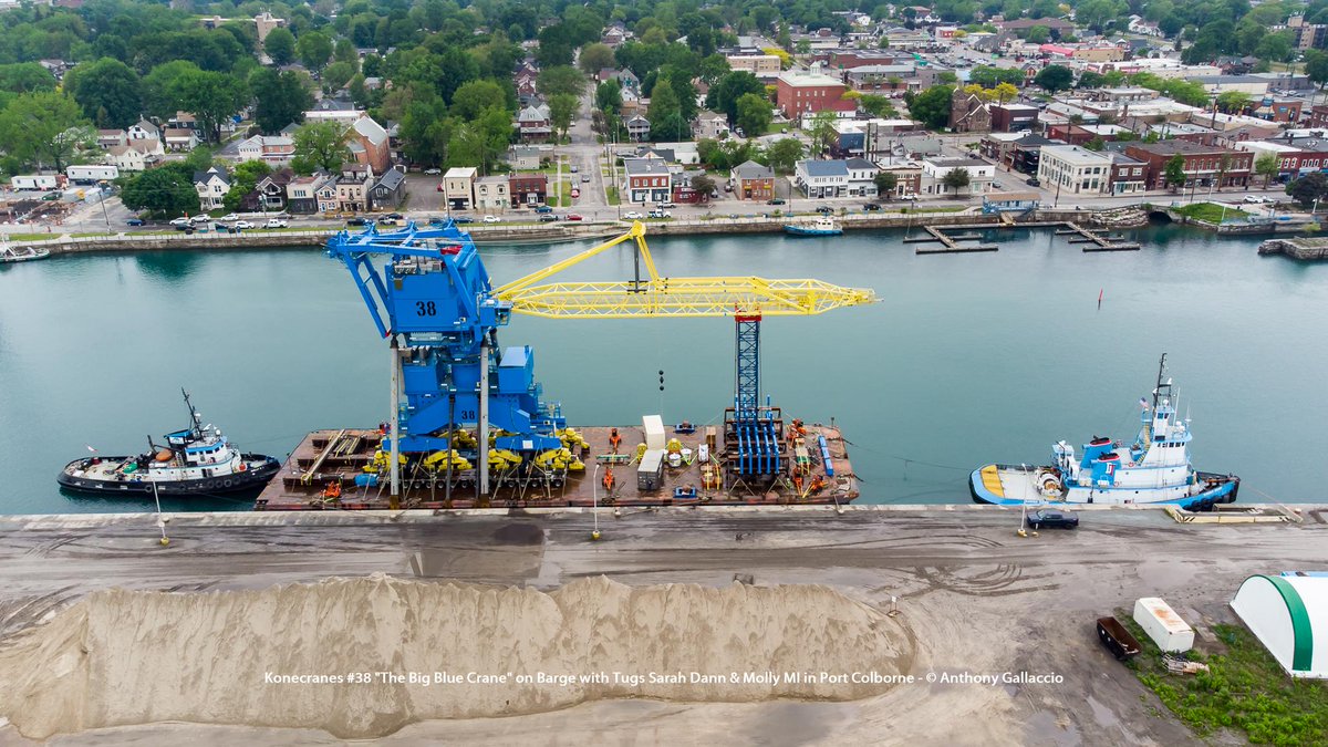 A_Gallaccio's tweet photo. .@Konecranes #38 #TheBigBlueCrane on #barge with #tugboats #DannOceanTowing's #SarahDann and @McKeilMarine's #MollyMI #downbound #WellandCanal @hwyh2o in @PortColborne
https://t.co/mCy3RqMoPX https://t.co/oKpskHZD06