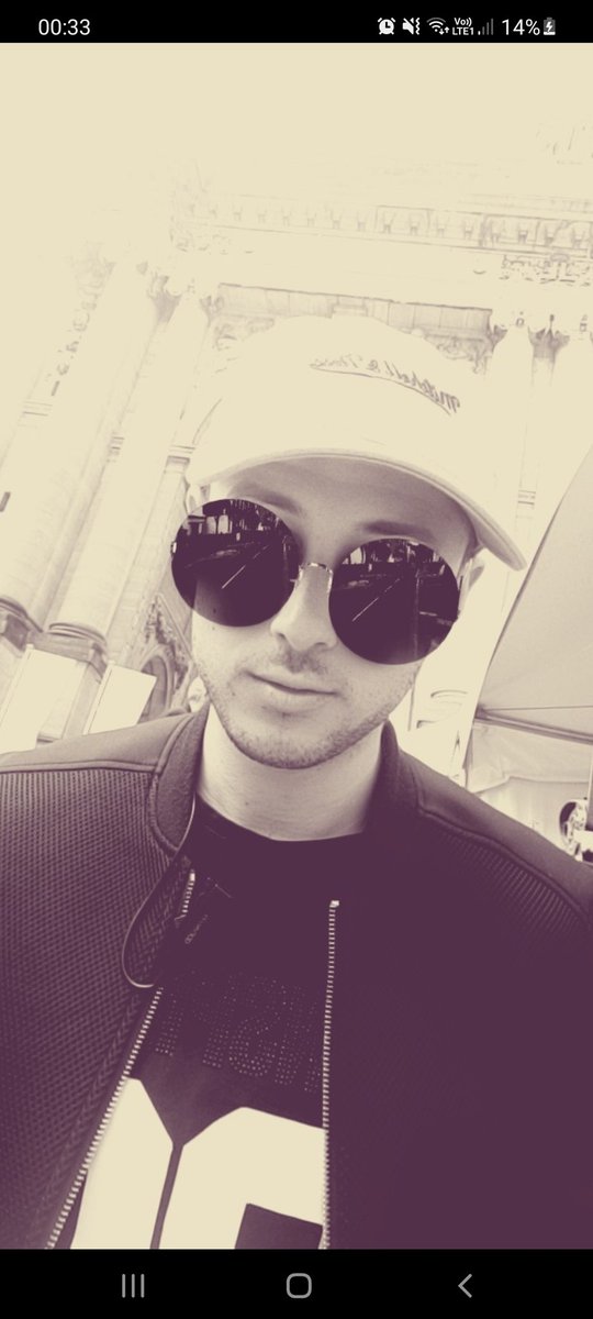 TeejayersEurope's tweet photo. 4y ago in Brussels! My handsome man! @TaylorJonesTJ 💖💖💖💖 https://t.co/yHVCSSBmKG