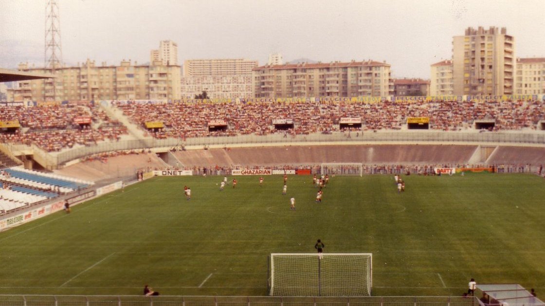 _BeFootball's tweet photo. Le Stade Vélodrome fête aujourd'hui ses 84 ans. 🏟🔥 

Le plus beau et bouillant stade de France ? https://t.co/DJQuMmttPv