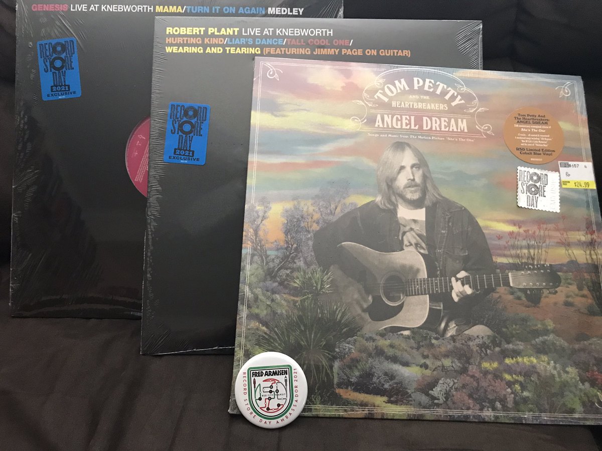 jeffdorian's tweet photo. Record Store Day finds! Coming back July 17! #rasputins #amoeba #recordstoreday #recordstoreday2021 https://t.co/6DQmURyRQP