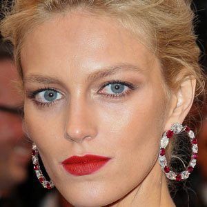 Happy Birthday to Anja Rubik     