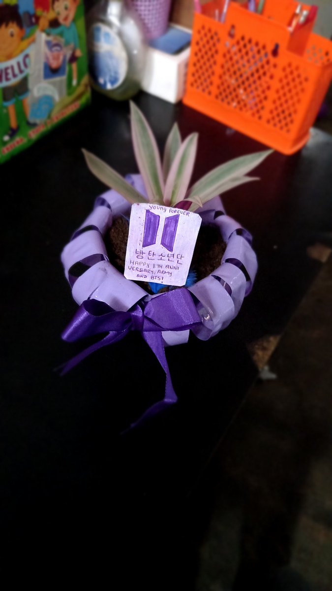 Ginna98735679's tweet photo. @bangtantreela @bts_bighit , @BTS_twt , @bangtantreela .
Happy 8th anniversary, Army and BTS ๐
#proyectBTS #anniversary8bts
๐๐๐๐๐๐๐๐ https://t.co/GI1x0REVQy