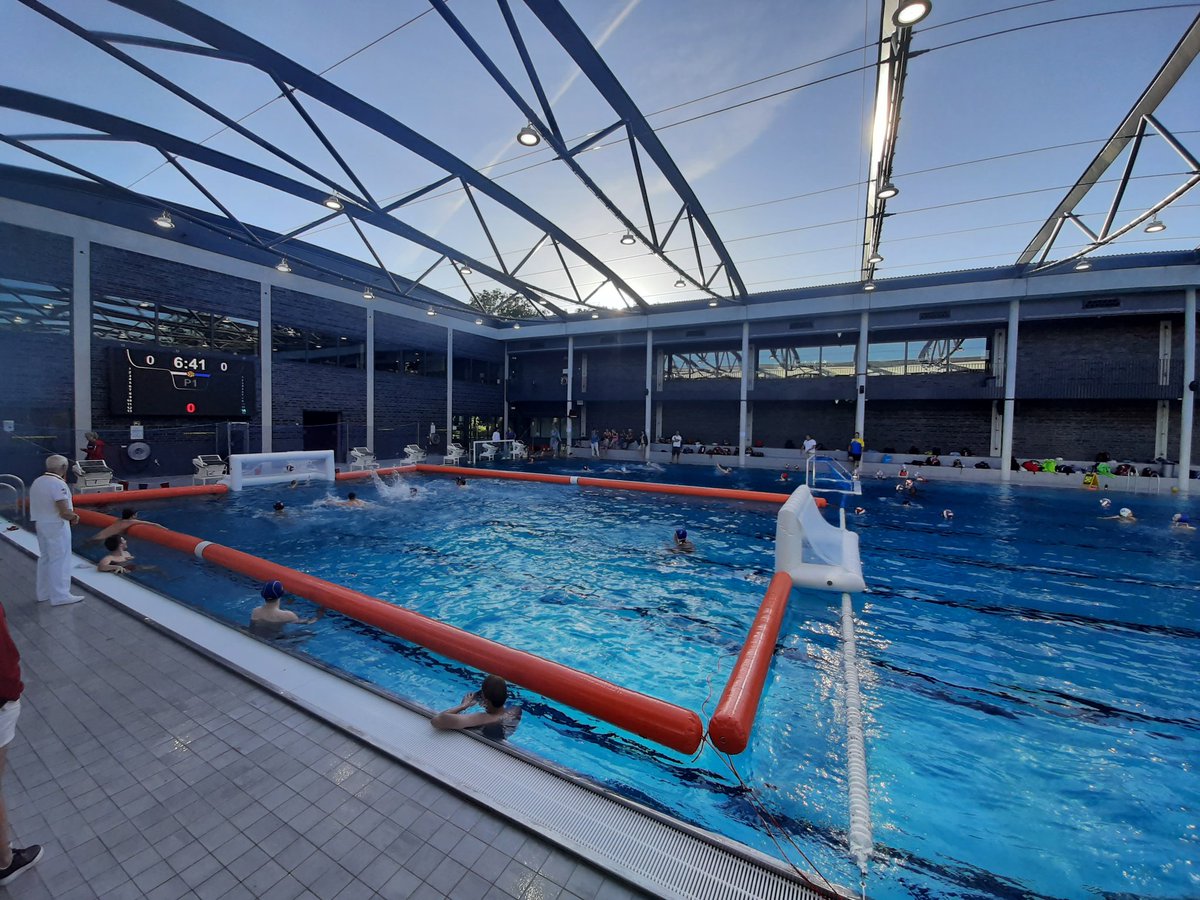 Genieten van het beach-waterpolo jeugdtoernooi van @uzscutrecht in zwembad <a href="/dekrommerijn/">De Kromme Rijn</a>. Een van de mooie plekken van <a href="/TraiectumS/">Multi-Sportcampus Traiectum</a> waar talent zich ontwikkelt!