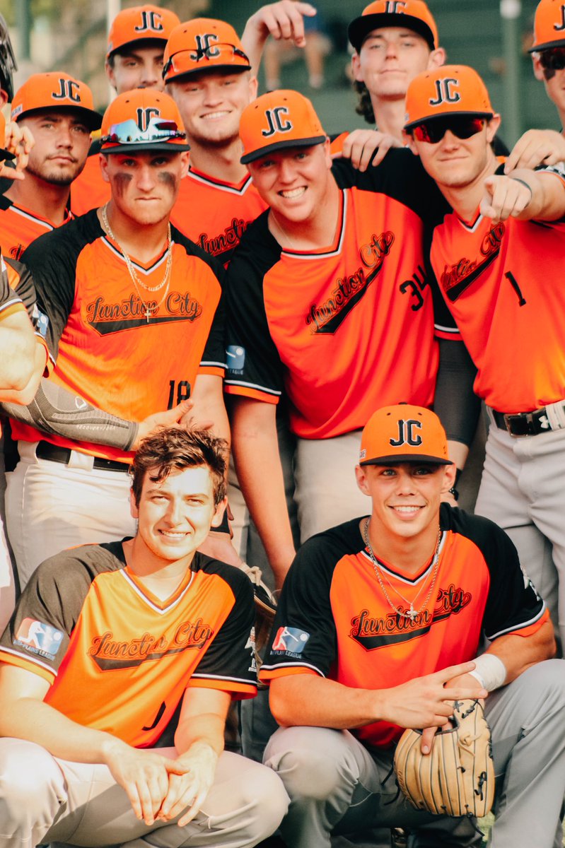 GAME DAY ⚾️🔥

🗓June 12th, 2021
⏱7 PM
📍Rathert Field

Be there or be 🟧

See you soon, <a href="/Bravosorganiza1/">Bravosorganization</a>