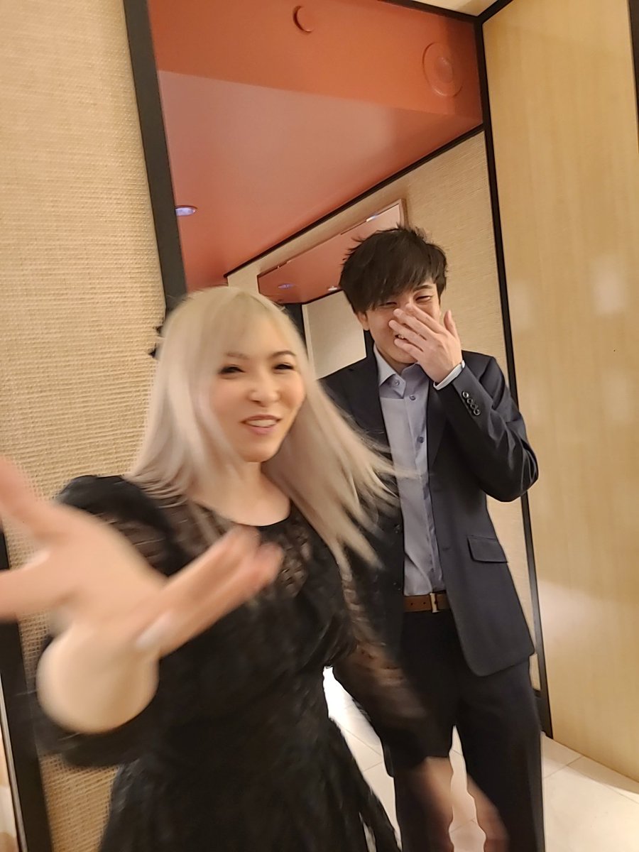 yvonnie's tweet photo. when @fuslie's the photographer 🙂 https://t.co/7i1Lux6hg1