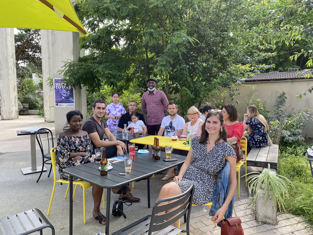 Loline_B's tweet photo. Un samedi à #Montreuil
 ☀️❤️😎💜🌳 https://t.co/rOYoRVIr5l