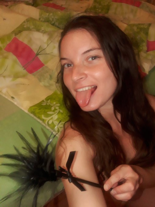 Kellemes est&eacute;t mindenkinek 😊😙 https://t.co/ujHXzQal7x