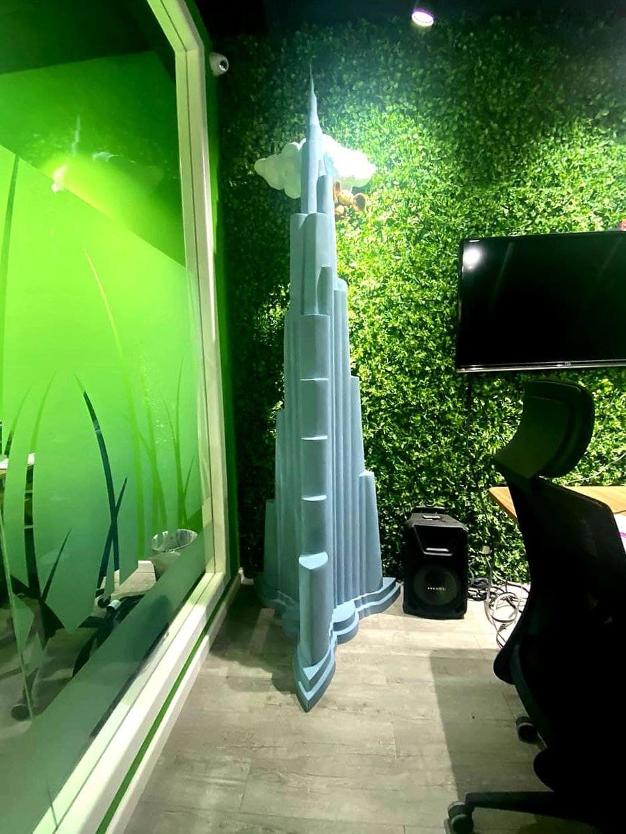 NuevoDesign's tweet photo. Hello from our #office! Now we have our own little #BurjKhalifa #nuevodesign_uae #eventdecor #inspirational https://t.co/QXj5vG3JCi