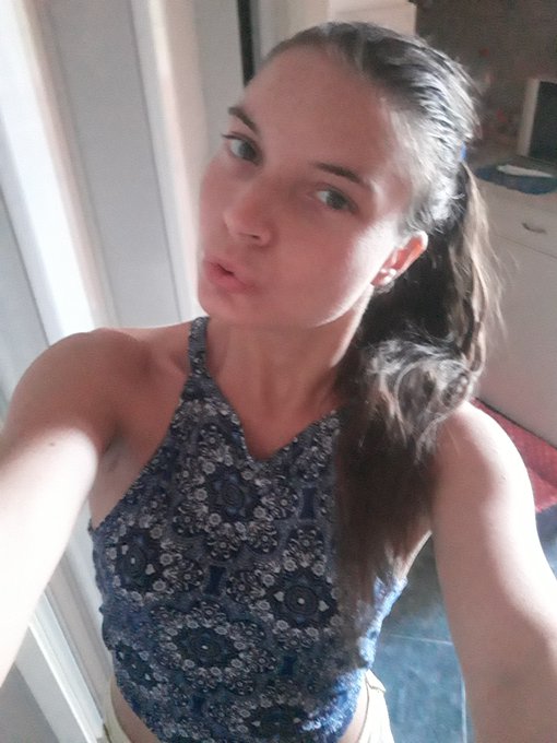 Kellemes est&eacute;t mindenkinek 😊😙 https://t.co/ujHXzQal7x