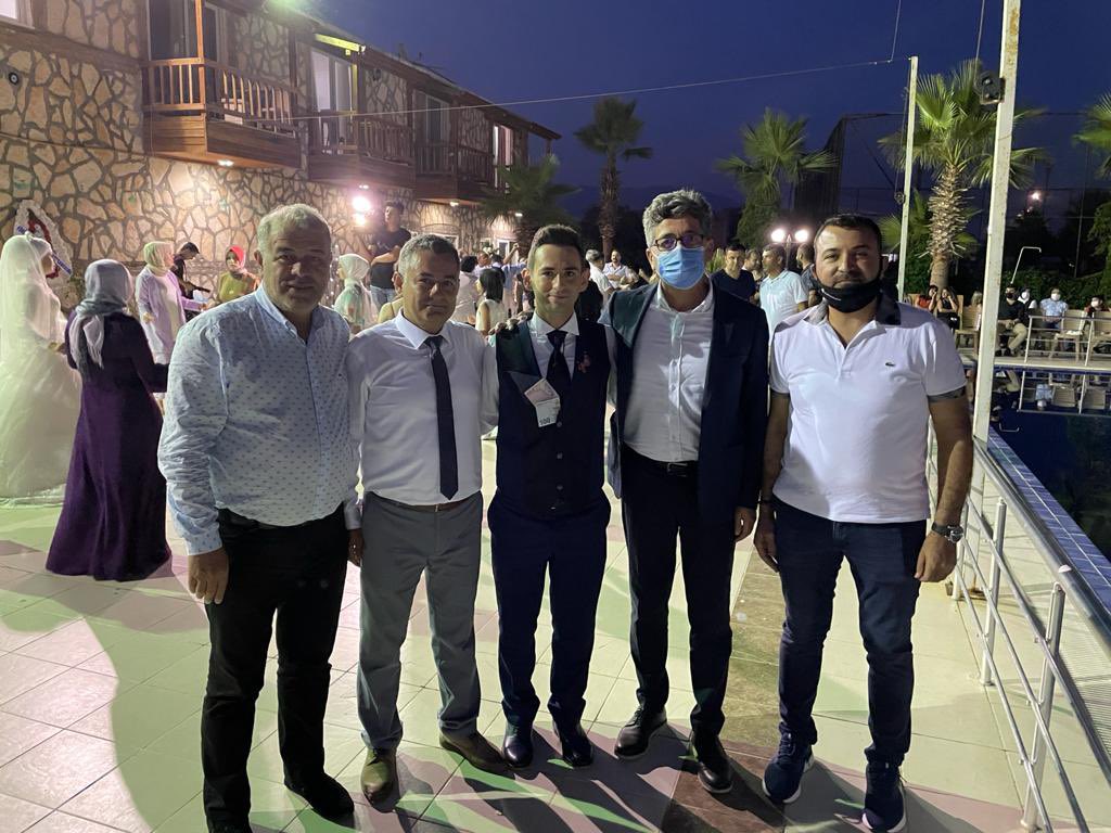 Eski dönem ilçe Başkanımız Mehmet Kaya’nın oğlu Hüseyin Kaya’nın düğün törenine ilçe Başkanımız Osman Aladağ ile birlikte katılım gösterdik . Allah Mesut bahtiyar etsin.