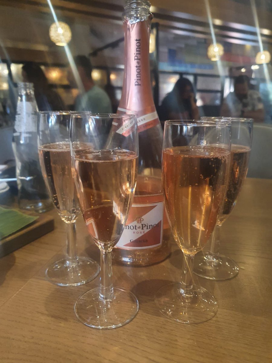 Thankyou to Sandra at the Rajinda Pradesh <a href="/CenterParcsUK/">Total10</a> Elveden for our complimentary bottle of wine to celebrate our 11th wedding anniversary with Honeymoon friends.
#honeymoon @CP_UK_Elveden #indian #CenterParcs #rajindapradesh #thankyou #greatweekend #justanotherhashtag