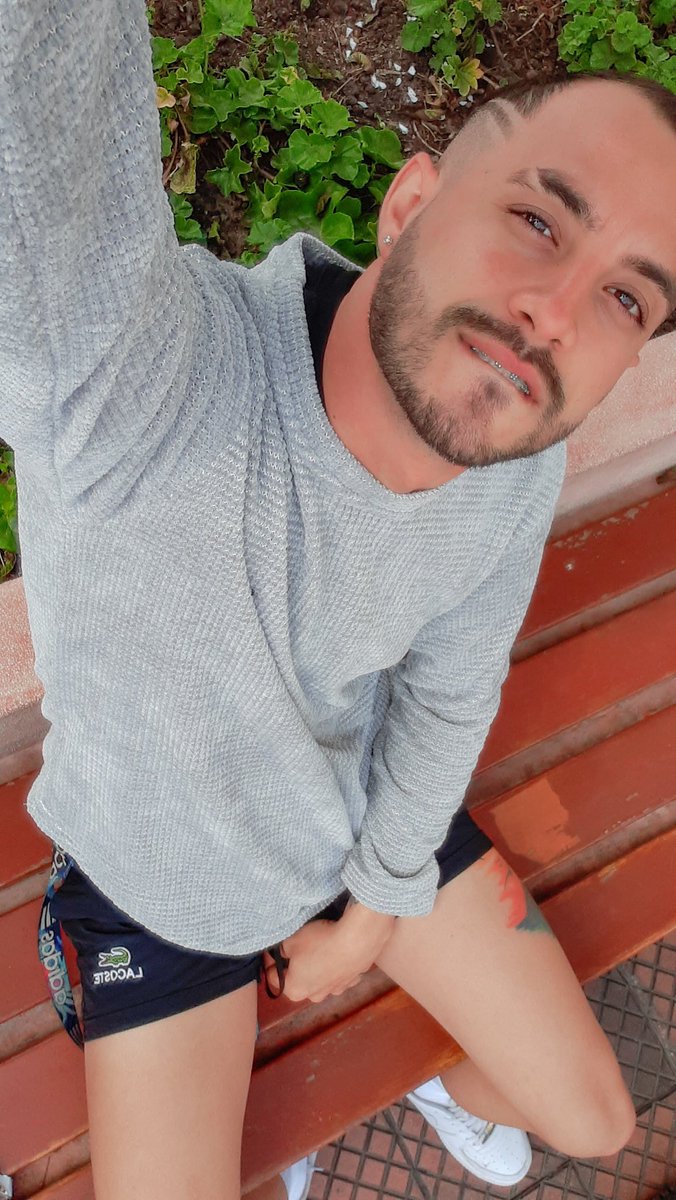 Ziskojust's tweet photo. Feliz día #rt #viernes #reetw https://t.co/o607PkeVoG
