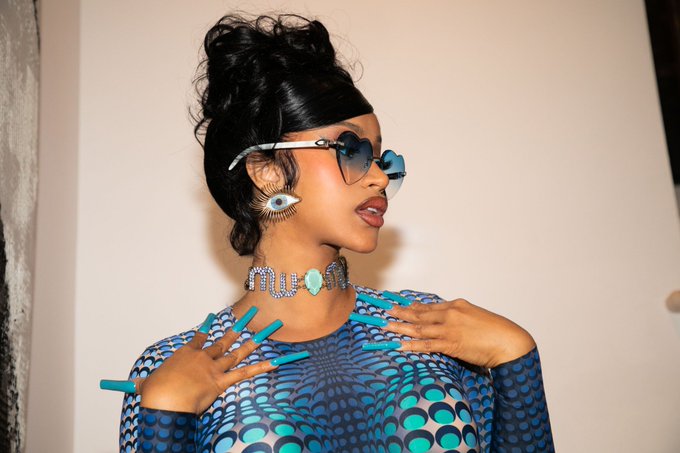 Watch Cardi B's leaked NSFW photo on TwXstars