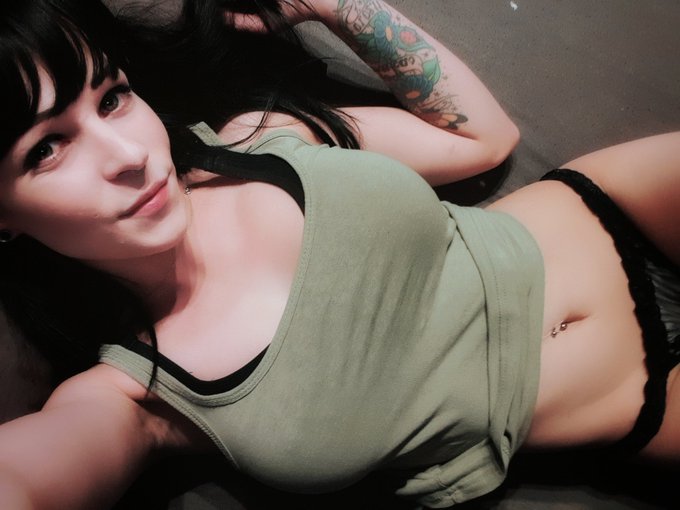 Ich w&uuml;nsch dir noch einen sch&ouml;nen Samstag Abend 😊😘 https://t.co/KV1QBnu6Eb