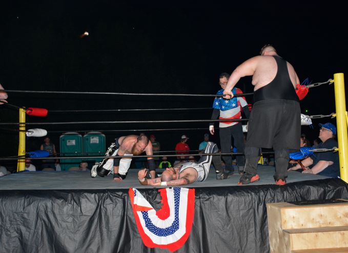 WBTV_News's tweet image. UFO SIGHTING? A viewer sent us this photo of an object in the sky over a wrestling match in Vale, NC. 🛸

What do you see?

(📸 Sharon Moses)