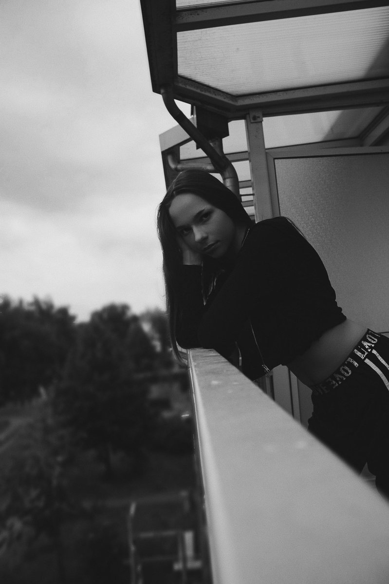 „Seit Jahren auf der Suche nach dem Glück, obwohl ich nicht mal weiß, ob es das gibt.“ -<a href="/TZON57/">T-ZON</a> 

#schonok #song