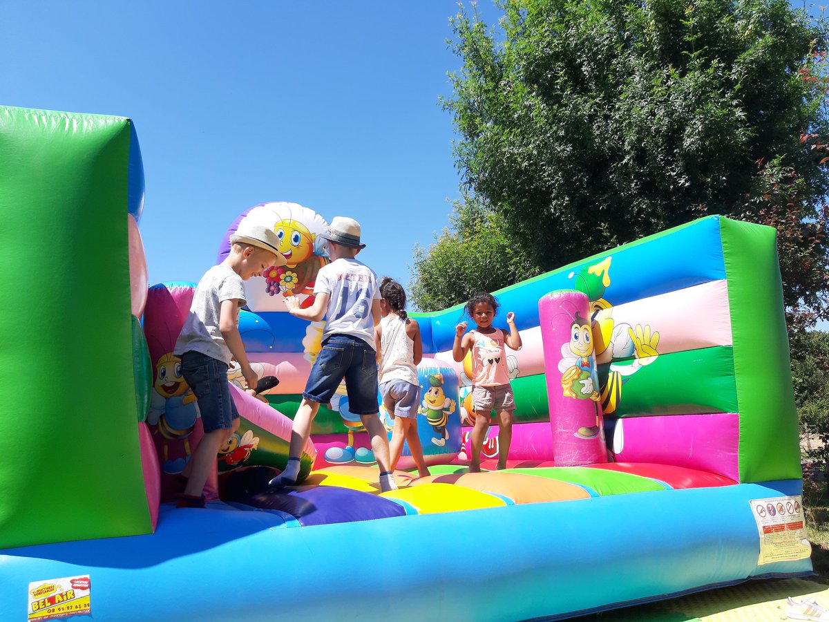 FermesEnFete's tweet photo. Clap de fin sur la 1ère journée de Fermes en Fête! 
Merci aux jeunes agriculteurs d'Angers Ouest, Pouancé, Jallais et Baugeois-Vallée ! 
Rdv demain pour la suite des festivités Fermes en Fête https://t.co/e7Uf3b5reh