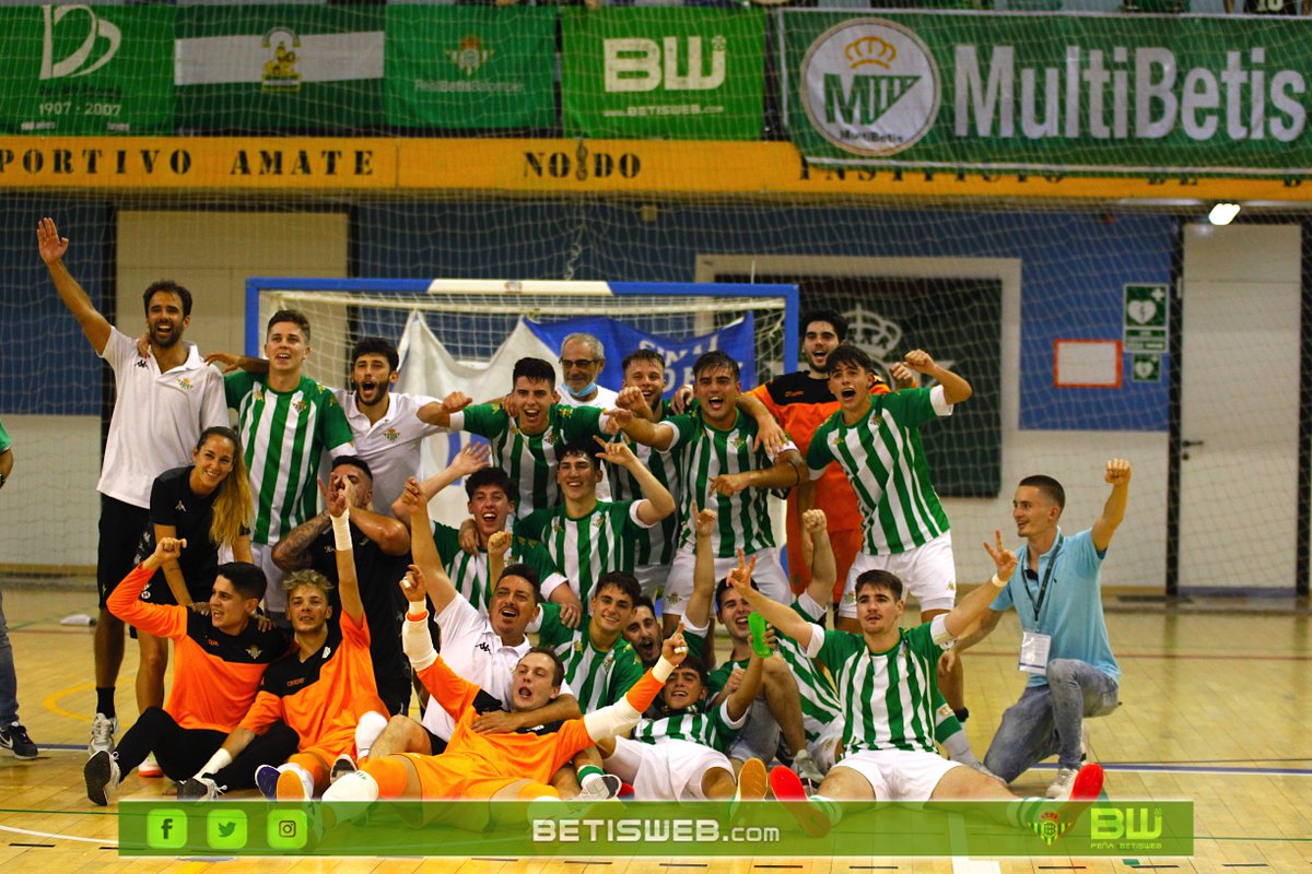 H I S T O R I A. alegría por todo lo alto en el ascenso a SEGUNDA DIVISIÓN, bravo chavales #BetisFutsal 💚