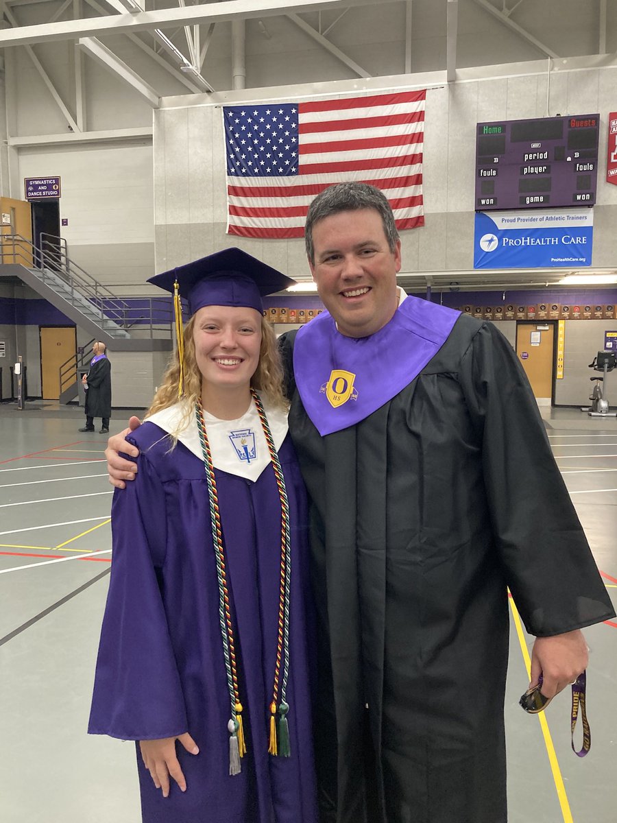 OconGolf's tweet photo. Congrats to all our seniors graduating today...these are a just a few of the great kids we had the privilege of coaching this year! #thankyouseniors #oconpride 
#proudcoach https://t.co/j64TdOUEU2