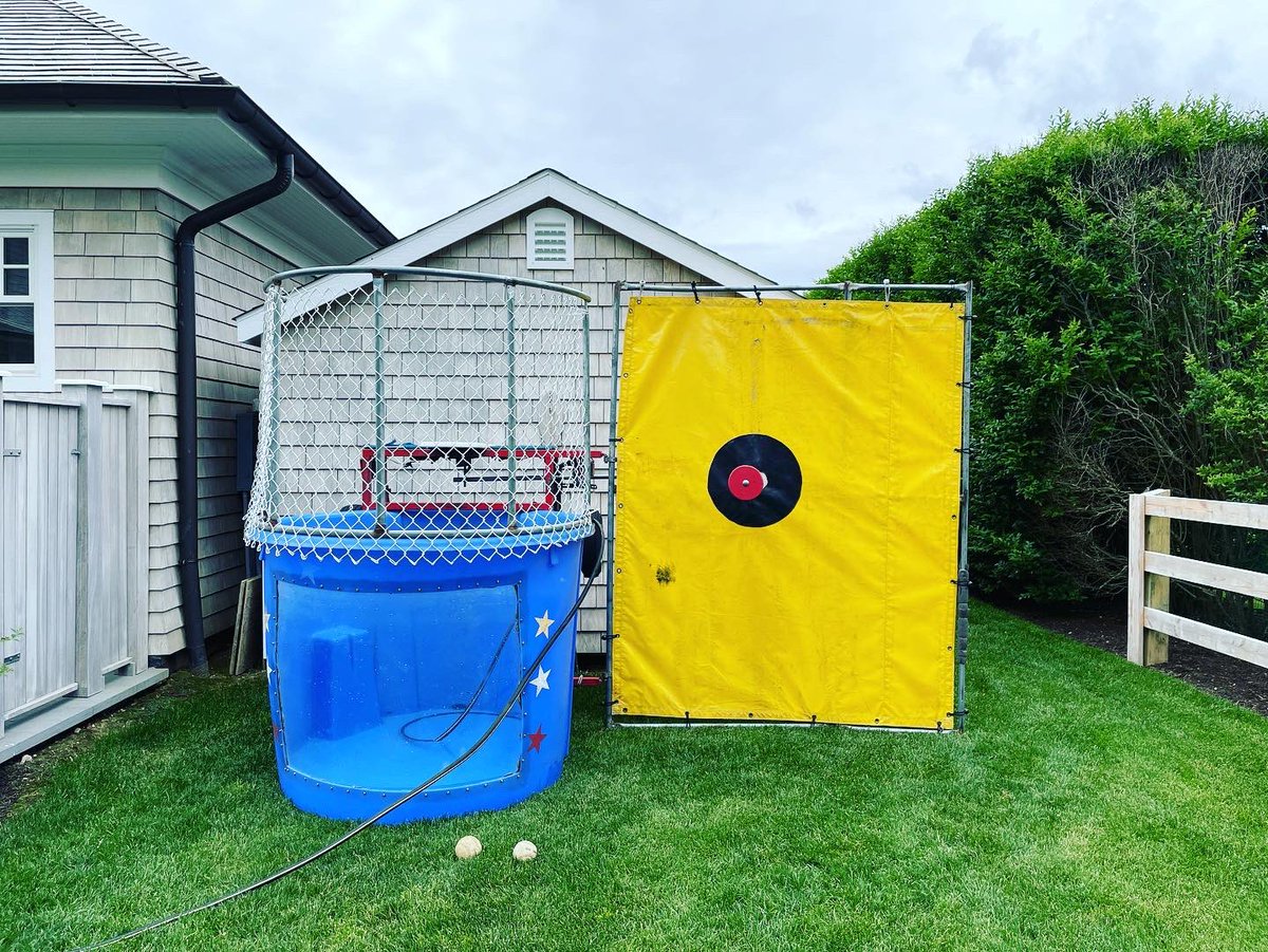 ACMEventGroup's tweet image. Hamptons backyard party fun today! Let’s get it!!😎
#hamptons #hamptonsparty #hamptonspartyplanner #hamptonsevents