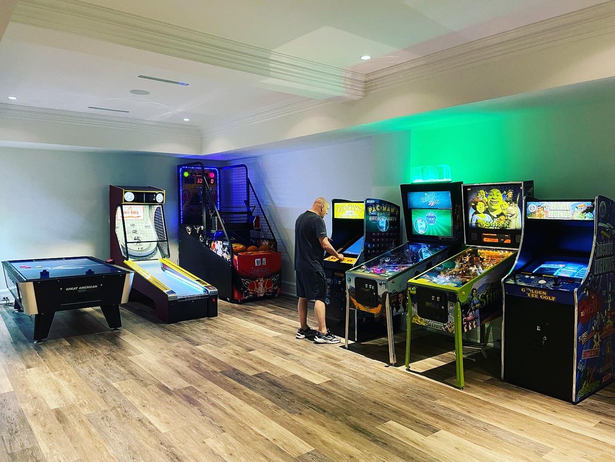 ACMEventGroup's tweet image. Hamptons backyard party fun today! Let’s get it!!😎
#hamptons #hamptonsparty #hamptonspartyplanner #hamptonsevents