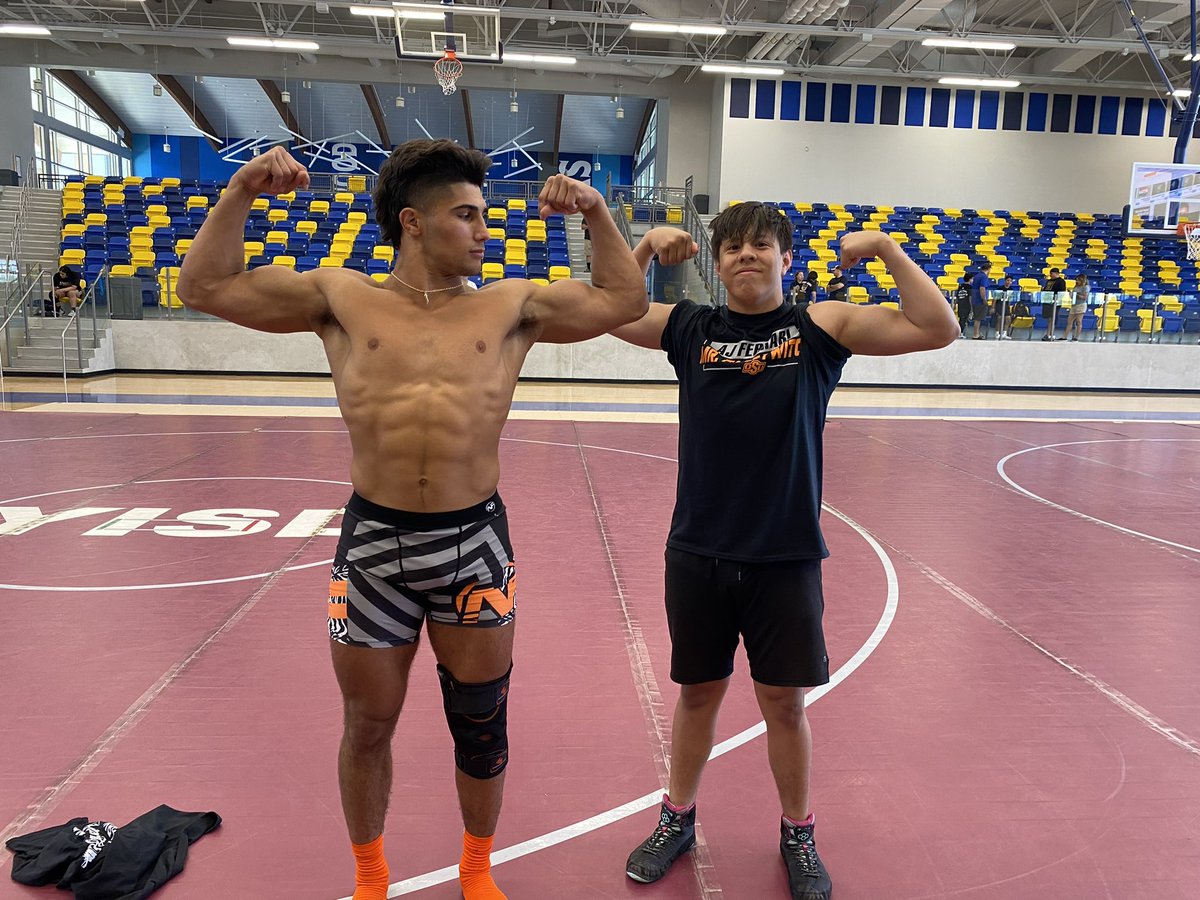 WrestlingrRams's tweet photo. Montwood Wrestling getting better with the GOAT!! @mrfasttwitch thank you for sharing the knowledge and passion of the sport @MontwoodHS @SISDAthletics @915Wrestling #KEEPMOVINGKEEPSCORING https://t.co/oKkcKd6RXU