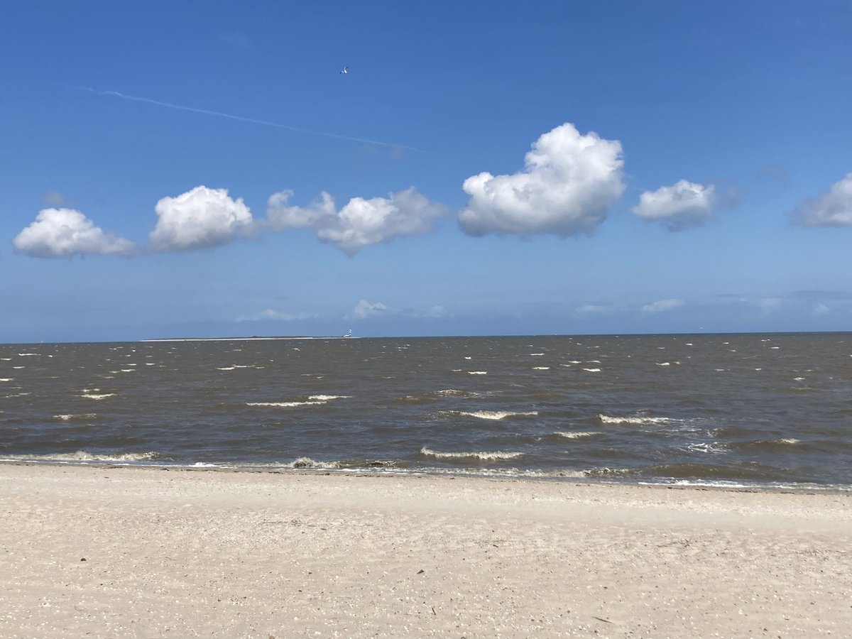 _OstseeKind's tweet photo. Ebbe &amp; Flut. Einfach schön. ☀️

#schoeneswochenende 
#happyweekend
#nordseestrand #wangerland #hundestrand 
#ebbeundflut 
#gezeiten https://t.co/Msf2FIqsv1