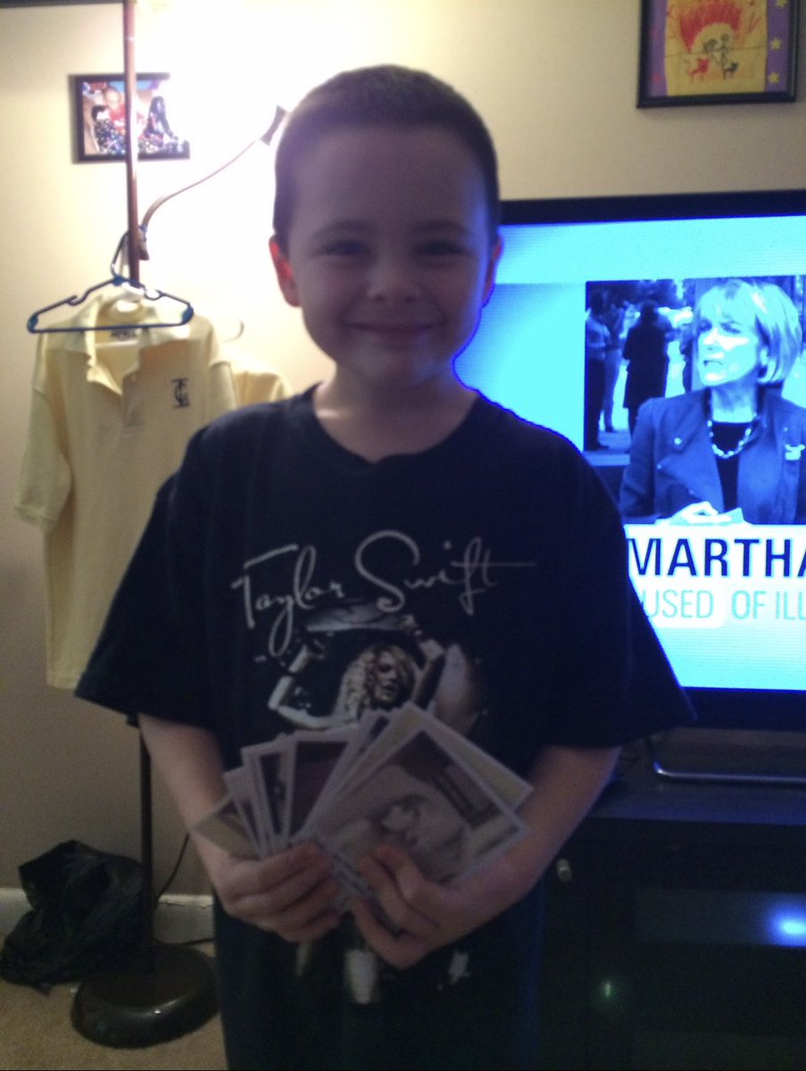 TKKSwiftie's tweet photo. We never go out of #Style #1989TaylorsVersion FLASHBACK to when #1989 first came out!  Me &amp; my little guy! @taylorswift13 @taylornation13 #SwiftieSince06 @treepaine #taylurking https://t.co/tscquDsjIh