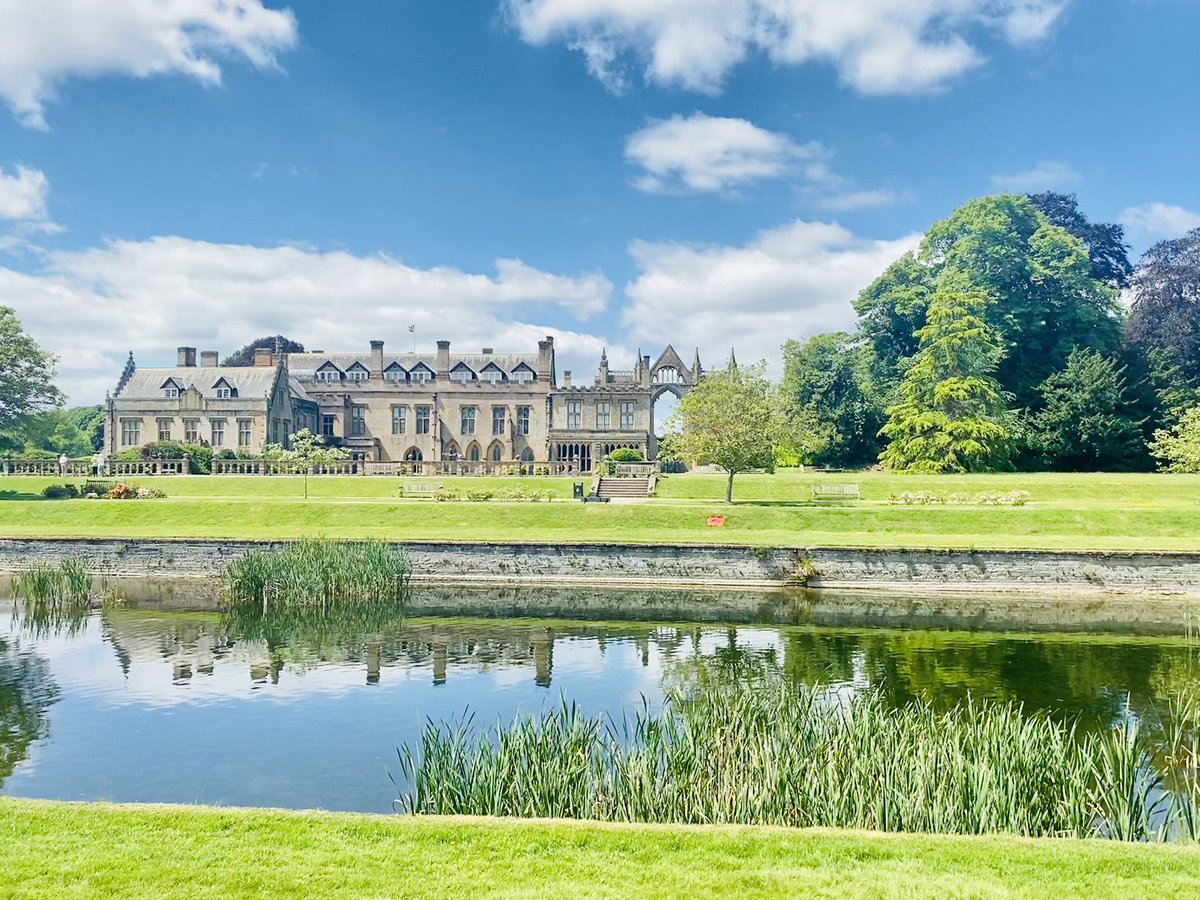 EleanorN21's tweet photo. So beautiful @Newstead_Abbey today, beautiful walk around while camping on site this weekend☀️❤️ https://t.co/jdEMVgQEjk