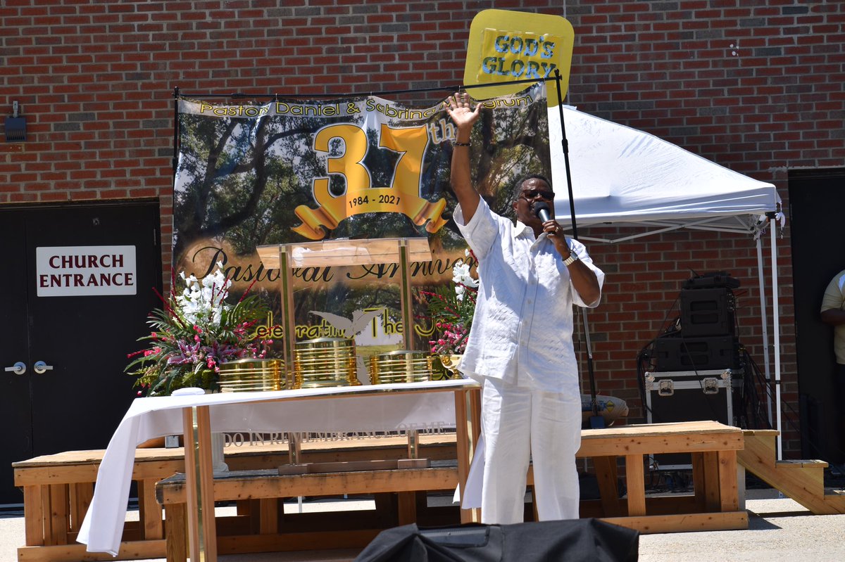 Cpbbconline's tweet photo. 1 thing about CPBBC we know how to have a good time in the Lord! Join us tomorrow for service! 7:30am- Virtual; 11:00am-Virtual and In-Person. We can’t wait to see you! 🙏🏾⛪️ https://t.co/NoRVTOujj6