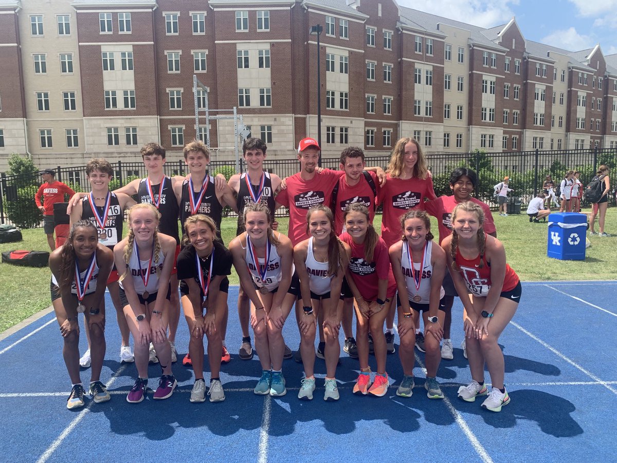 Fortdawg's tweet photo. Great crew to coach!! They capped off a great track season at State. 5 all state podium finishes #DCproud https://t.co/J8YKThCUNo