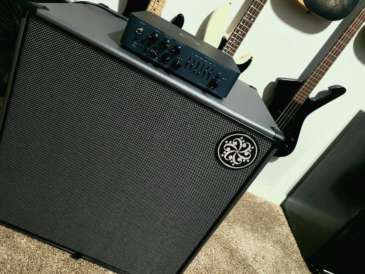 Pitter_EB's tweet photo. I wonder how loud this gets 😏 @Darkglassgear makes some amazing things. https://t.co/3da3aVjLTZ