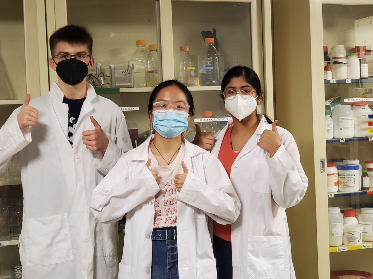 BUGSSlab's tweet image. First day of iGEM in the lab! We're engineering psychobiotics to help imrpove people's mental health. Restriction digest of the vector and gels-done! #igem #igem2021 #highschoolscience #diybio