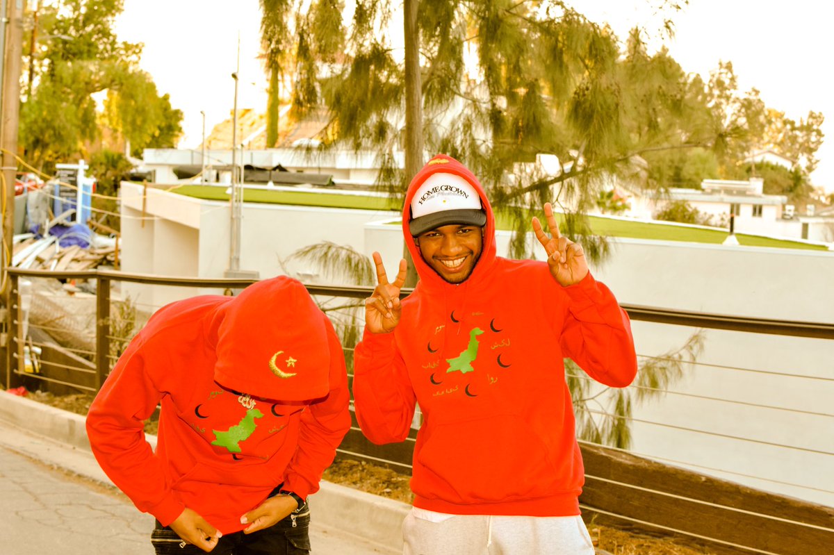 najeemir's tweet photo. HOODIEZ DROPPIN’ SOONER DEN LATER.... @guapdad4000 ❤️☪️ https://t.co/PkWwH6qUpt