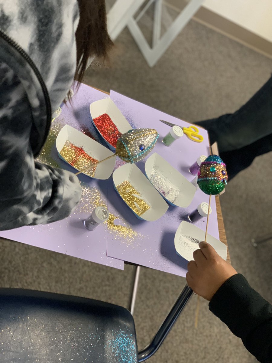 Shout out to our amazing <a href="/IMS_Knights/">ImperialMiddleSchool</a> teachers providing our students with such incredible enrichment classes for Summer Bridge! Ukulele, Piano, Digital Arts &amp; IB Art!! Thank you for all you do💚💛🖤@gcarvajal_lhcsd <a href="/rsalcedo_lhcsd/">Reina Salcedo</a> <a href="/ryder_jstout/">Jessica Stout</a> @AllisonHiguera @AllisonCabibi